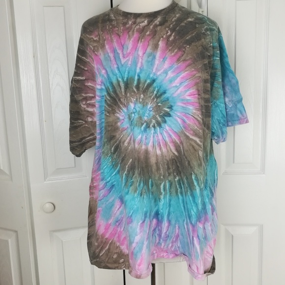 Gildan Other - Blue, purple, and black spiral tie dye t-shirt